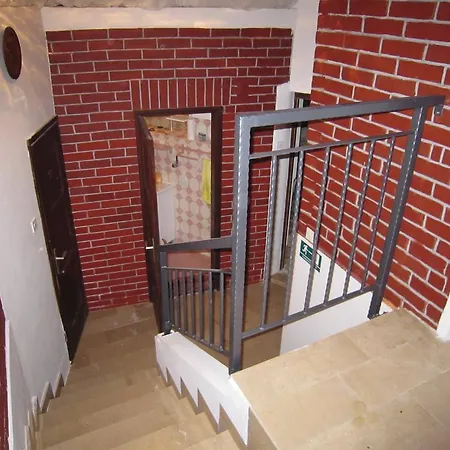 Mona * إيغراني